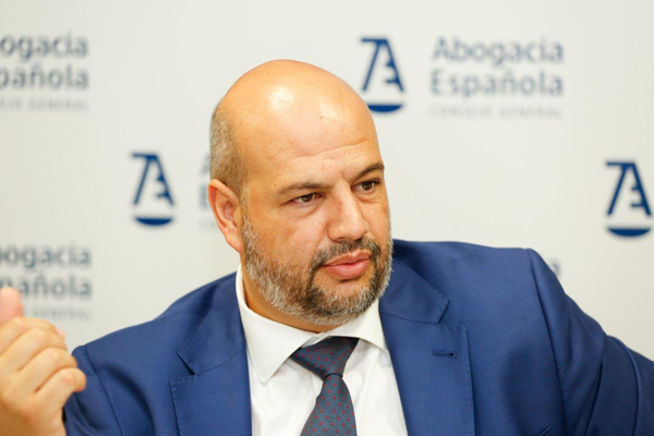 Enrique Zarza, abogado de divorcios en Córdoba